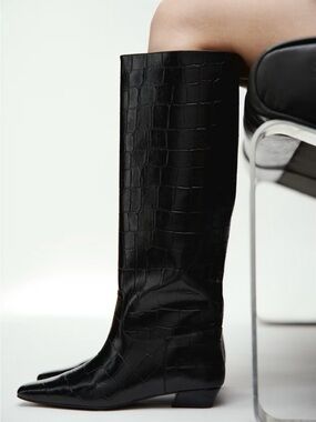 H&M Black Crocodile Pattern Knee High Women's Boots Sz 38/7 NWT Feminine